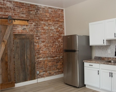 486 Franklin Street - Photo Thumbnail 6