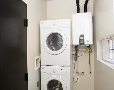 486 Franklin Street - Photo Thumbnail 13
