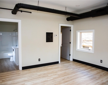 486 Franklin Street - Photo Thumbnail 6