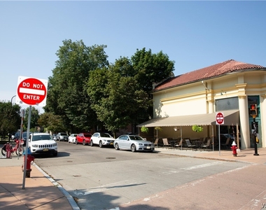 486 Franklin Street - Photo Thumbnail 5