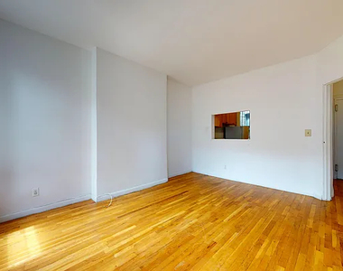 309 East 90th Street - Photo Thumbnail 3