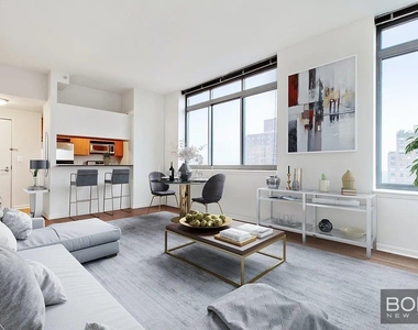 East 92nd Street - Photo Thumbnail 1