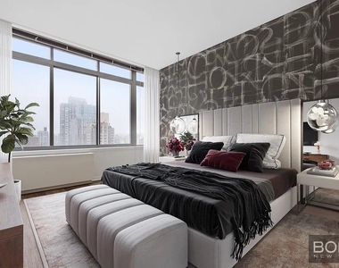 East 92nd Street - Photo Thumbnail 3