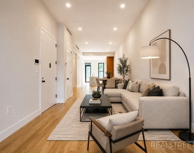 14 Spencer Place - Photo Thumbnail 8