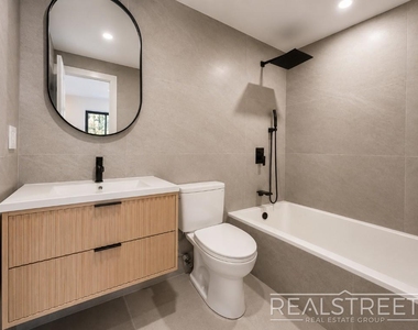 14 Spencer Place - Photo Thumbnail 18