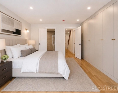 14 Spencer Place - Photo Thumbnail 10