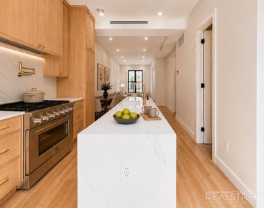 14 Spencer Place - Photo Thumbnail 3