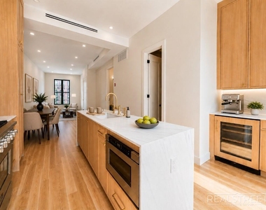 14 Spencer Place - Photo Thumbnail 2