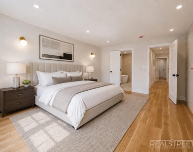 14 Spencer Place - Photo Thumbnail 9