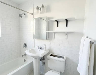 322 East 74th Street - Photo Thumbnail 5