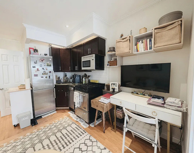 322 East 74th Street - Photo Thumbnail 3