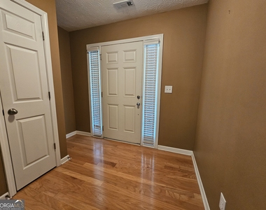 109 Redtail Road - Photo Thumbnail 2