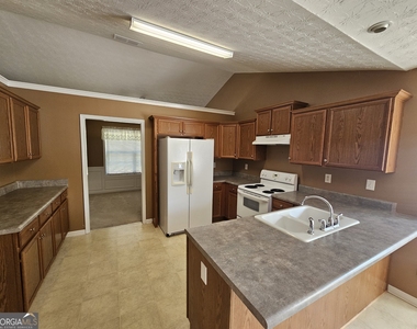 109 Redtail Road - Photo Thumbnail 4