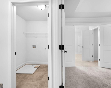 315 Hudson Chase Court - Photo Thumbnail 27