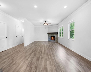 315 Hudson Chase Court - Photo Thumbnail 6