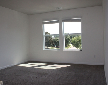 9220 Golfview Circle - Photo Thumbnail 16