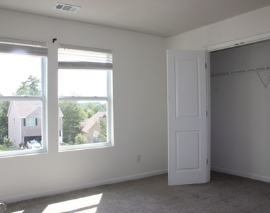 9220 Golfview Circle - Photo Thumbnail 18