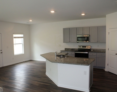 9220 Golfview Circle - Photo Thumbnail 2