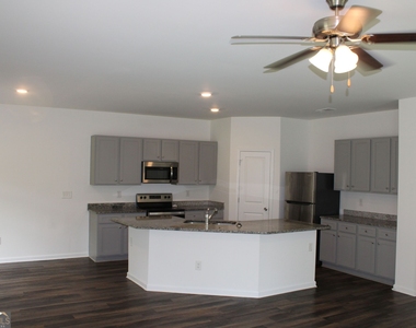 9220 Golfview Circle - Photo Thumbnail 3