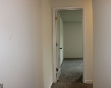 9220 Golfview Circle - Photo Thumbnail 11