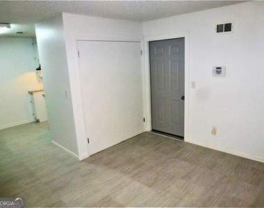 382 Cross Creek Place - Photo Thumbnail 22