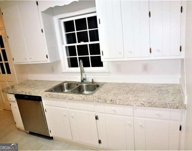 382 Cross Creek Place - Photo Thumbnail 17