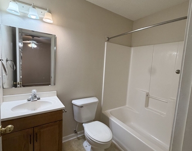 410 E Lawnwood Court - Photo Thumbnail 28