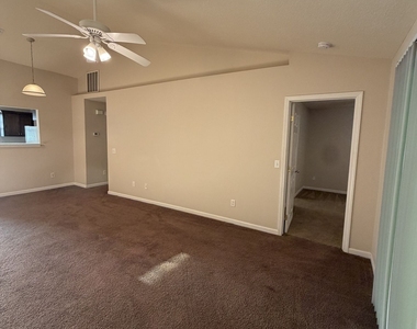 410 E Lawnwood Court - Photo Thumbnail 9