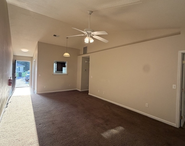410 E Lawnwood Court - Photo Thumbnail 8
