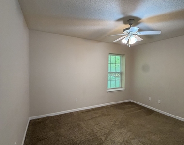 410 E Lawnwood Court - Photo Thumbnail 23