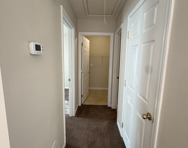 410 E Lawnwood Court - Photo Thumbnail 12