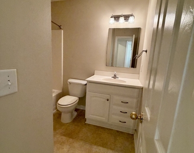 410 E Lawnwood Court - Photo Thumbnail 17