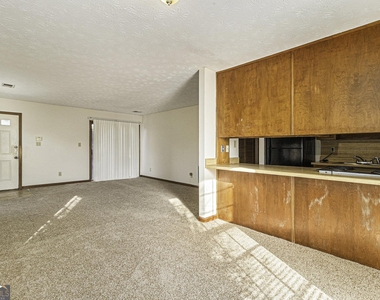 1609 Riverside Trail Ne - Photo Thumbnail 5