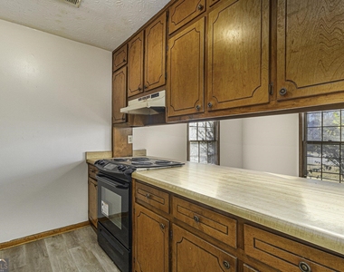 1609 Riverside Trail Ne - Photo Thumbnail 3