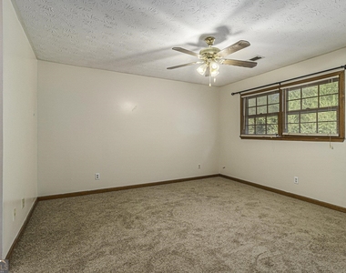 1609 Riverside Trail Ne - Photo Thumbnail 9