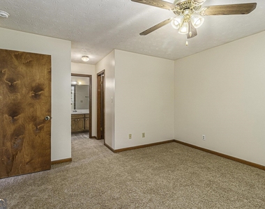 1609 Riverside Trail Ne - Photo Thumbnail 6