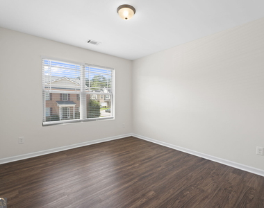 1240 Faye Court - Photo Thumbnail 18