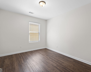 1240 Faye Court - Photo Thumbnail 20