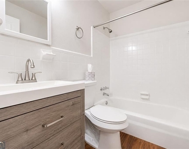 3203 E Point Street - Photo Thumbnail 7