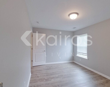 109 Saint Matthew Way - Photo Thumbnail 14