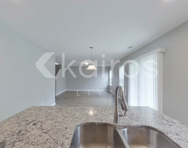 109 Saint Matthew Way - Photo Thumbnail 6
