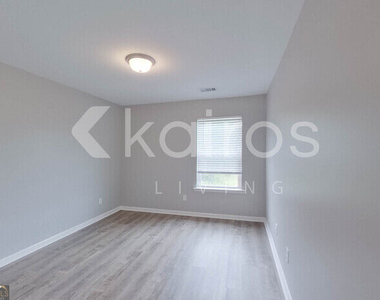 109 Saint Matthew Way - Photo Thumbnail 17