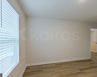 121 Overstreet Way - Photo Thumbnail 15