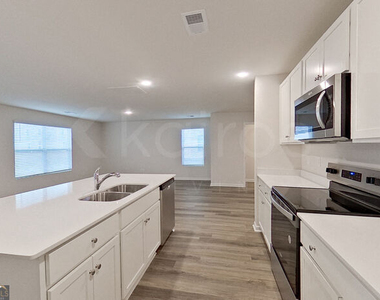 121 Overstreet Way - Photo Thumbnail 3
