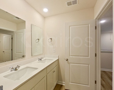121 Overstreet Way - Photo Thumbnail 10
