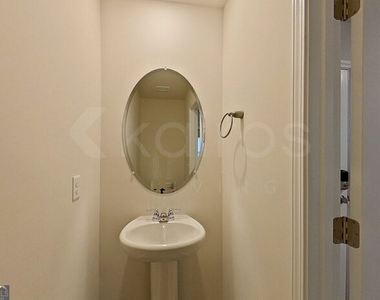 121 Overstreet Way - Photo Thumbnail 6