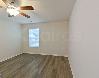 121 Overstreet Way - Photo Thumbnail 7