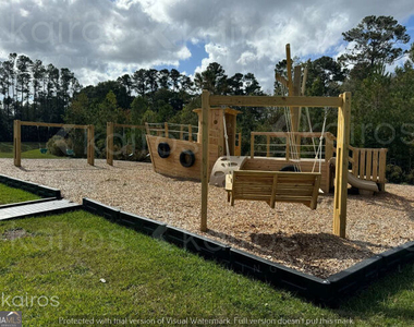 121 Overstreet Way - Photo Thumbnail 18