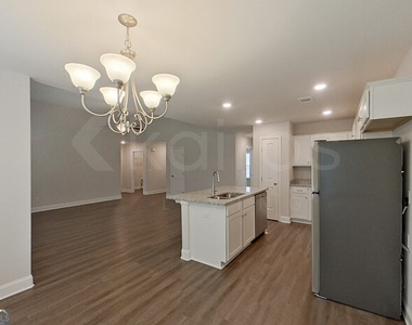 106 Western Red Cedar Drive - Photo Thumbnail 4