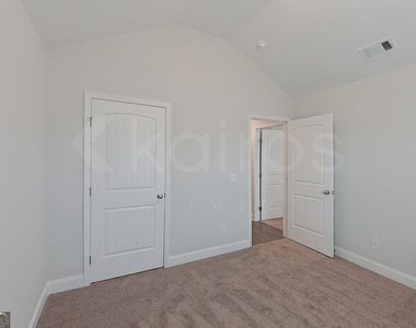 106 Western Red Cedar Drive - Photo Thumbnail 14